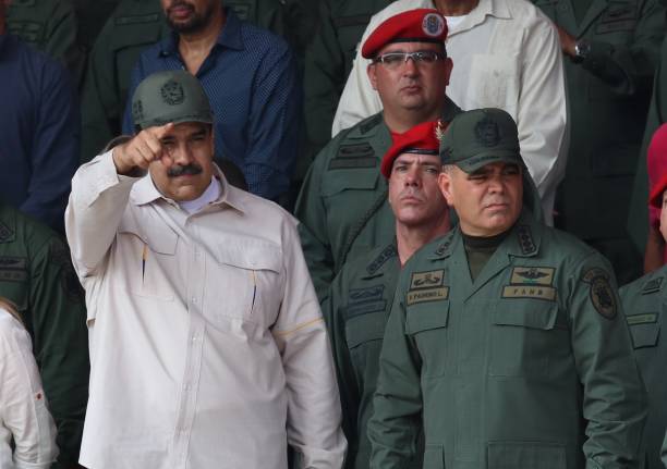 Fanb expulsa a militares por traición a la patria