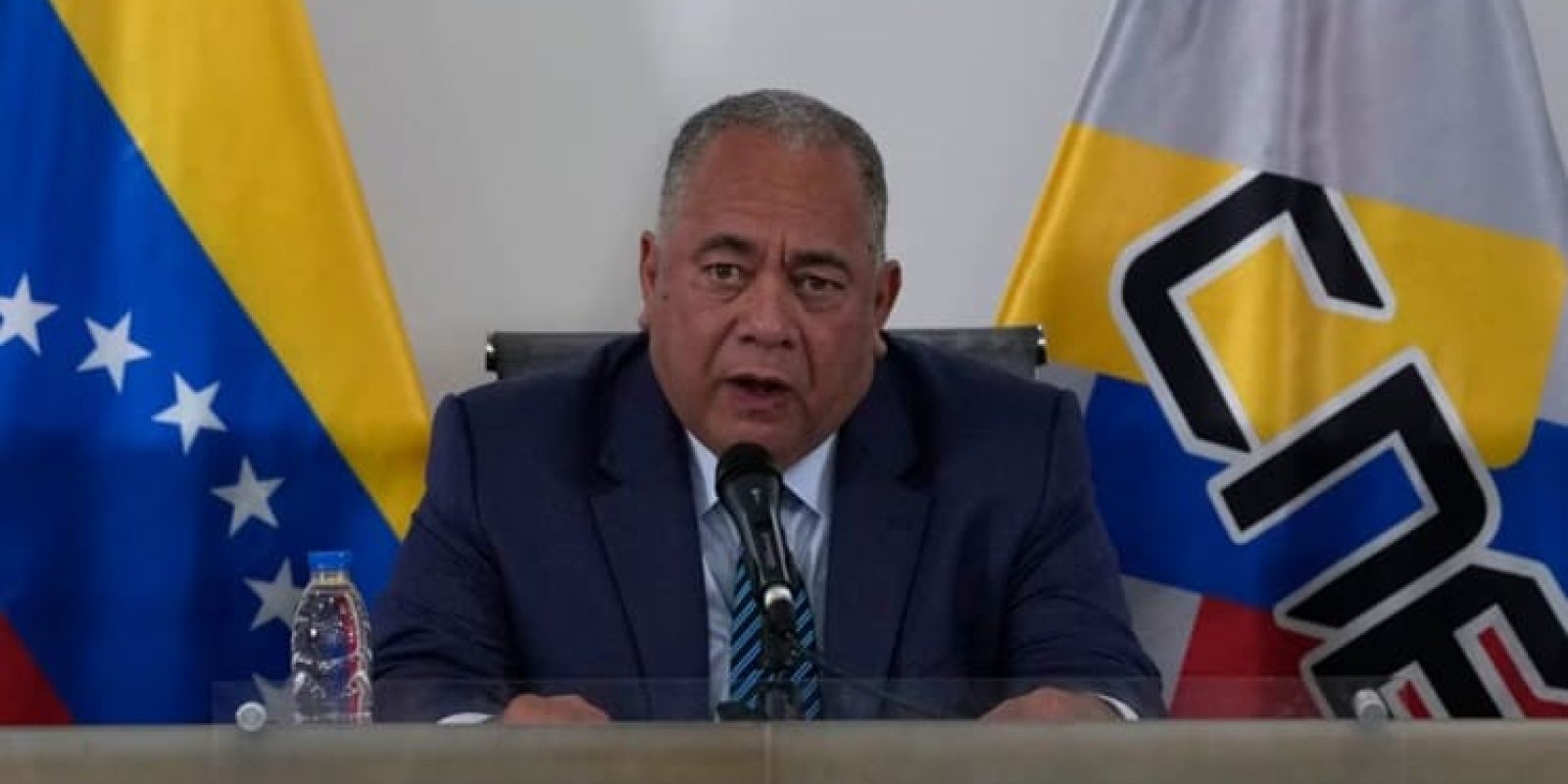 Candidatos presidenciales firman pacto electoral