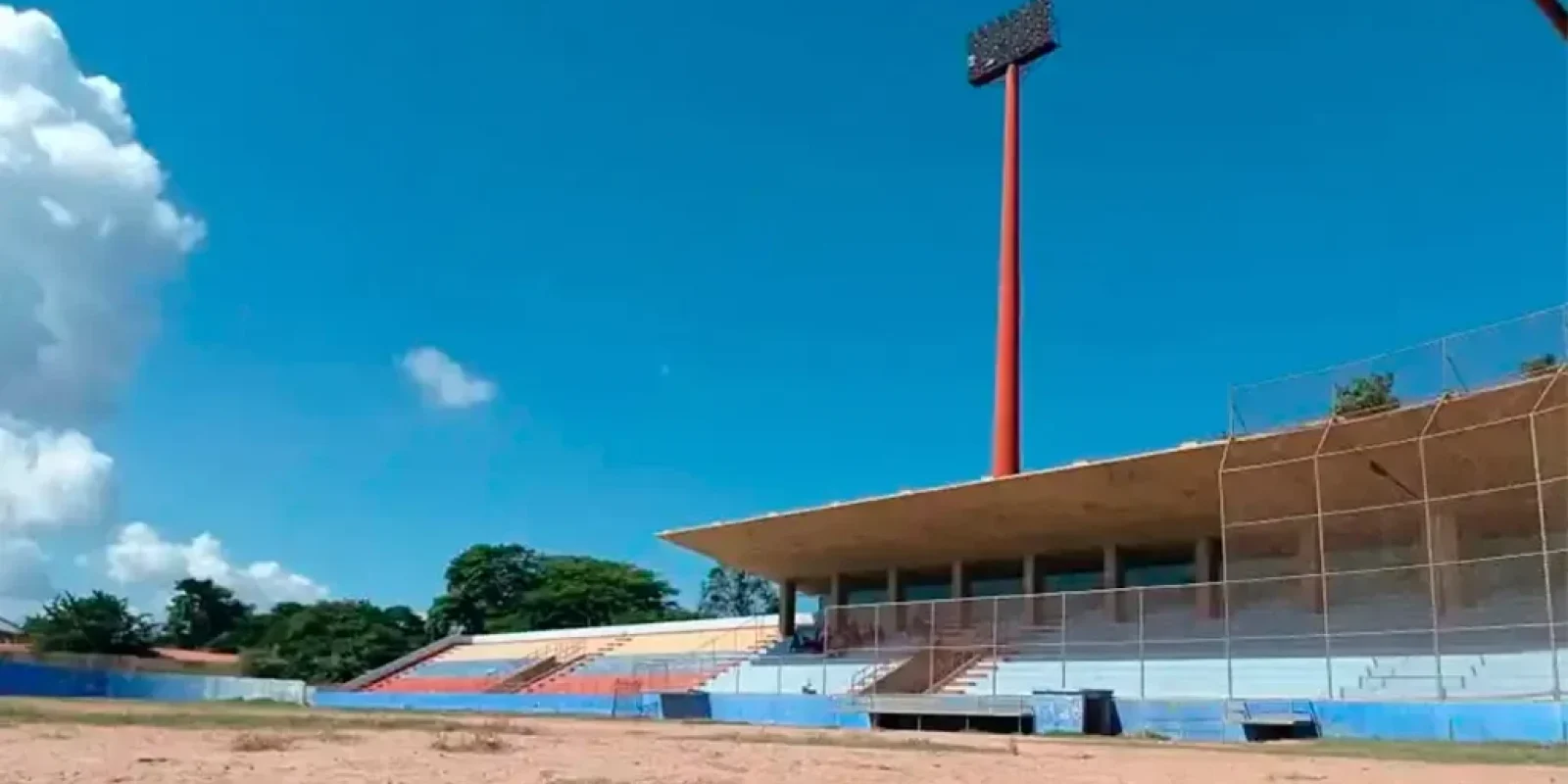 Estadio-Delfin-Marval