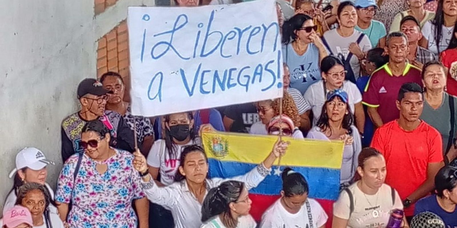 Sociedad civil rechaza detención de Víctor Venegas