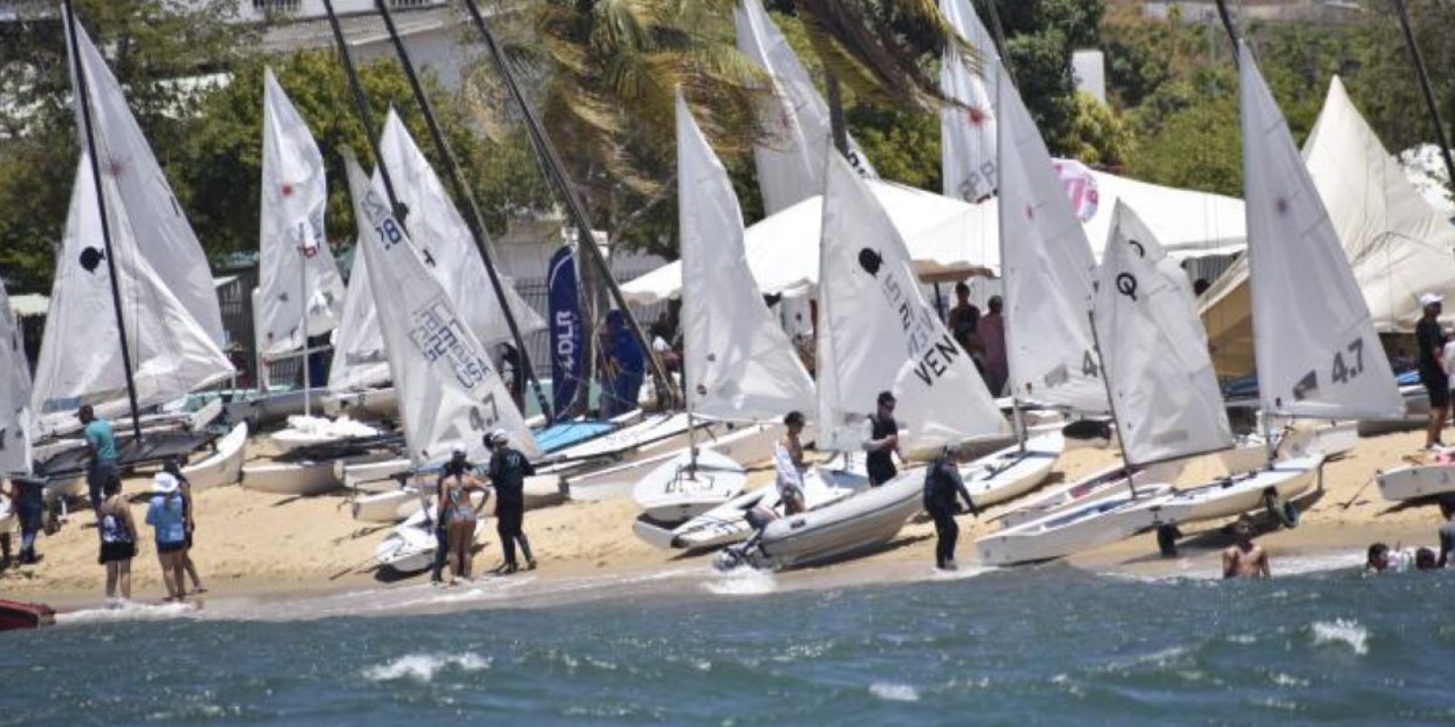 karla-alejandra-dugarte-y-fabian-larez-destacan-en-la-valida-nacional-reto-al-golfo-de-vela-ligera-172230